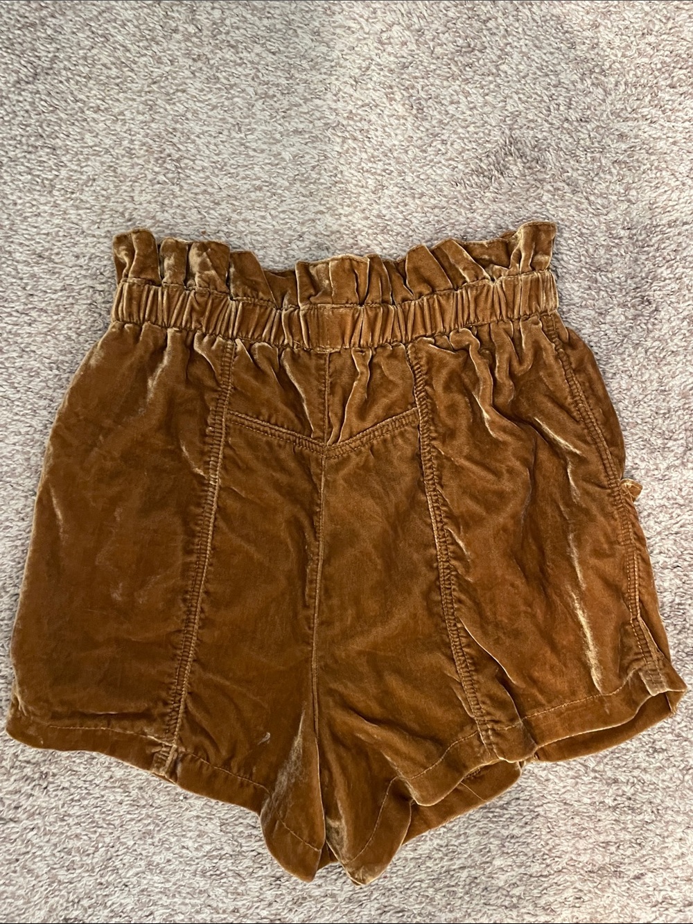 Free People love at first sight velvet shorts medium - Picture 4 of 4